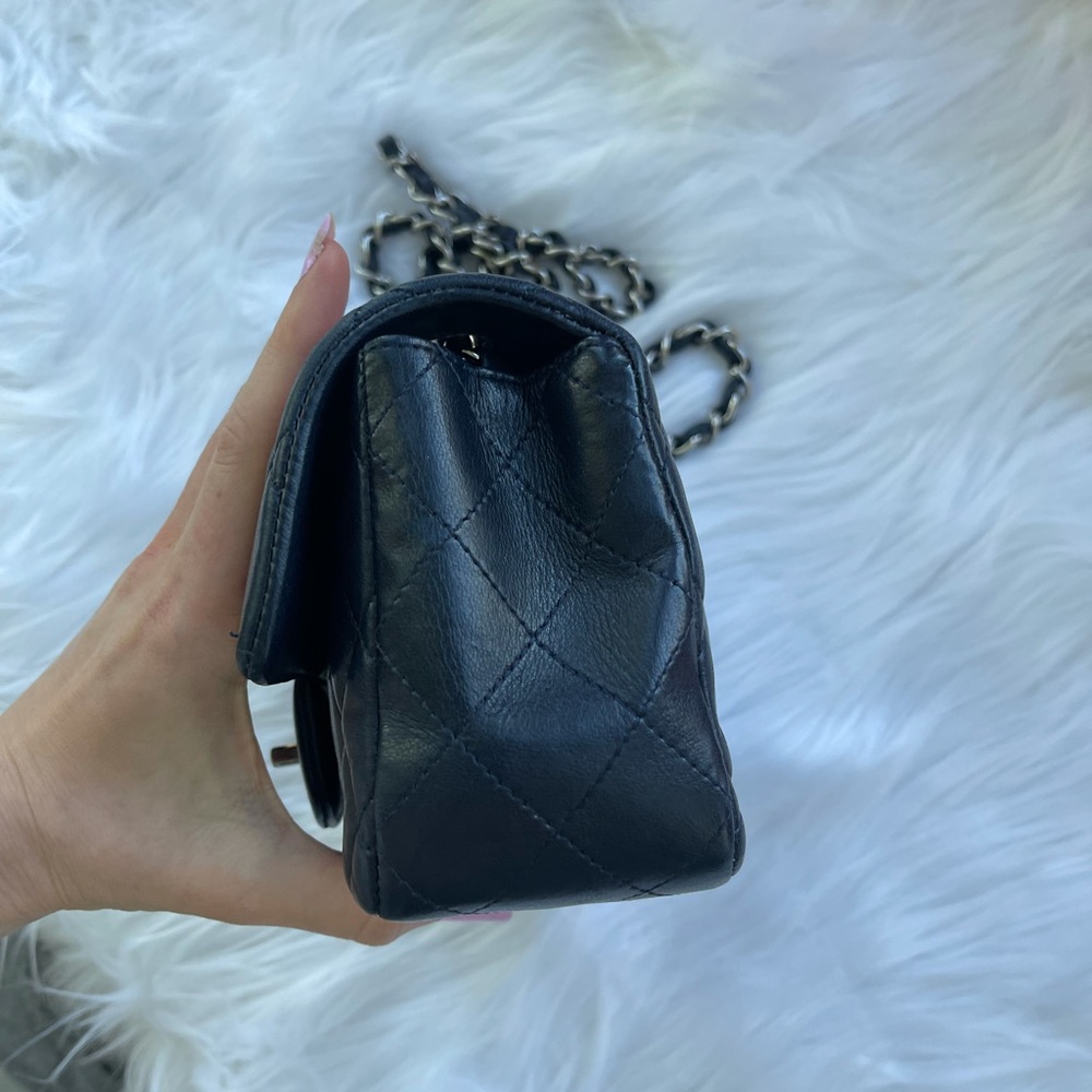 Chanel flap bag, very hard to find size! - Picture 14 of 17